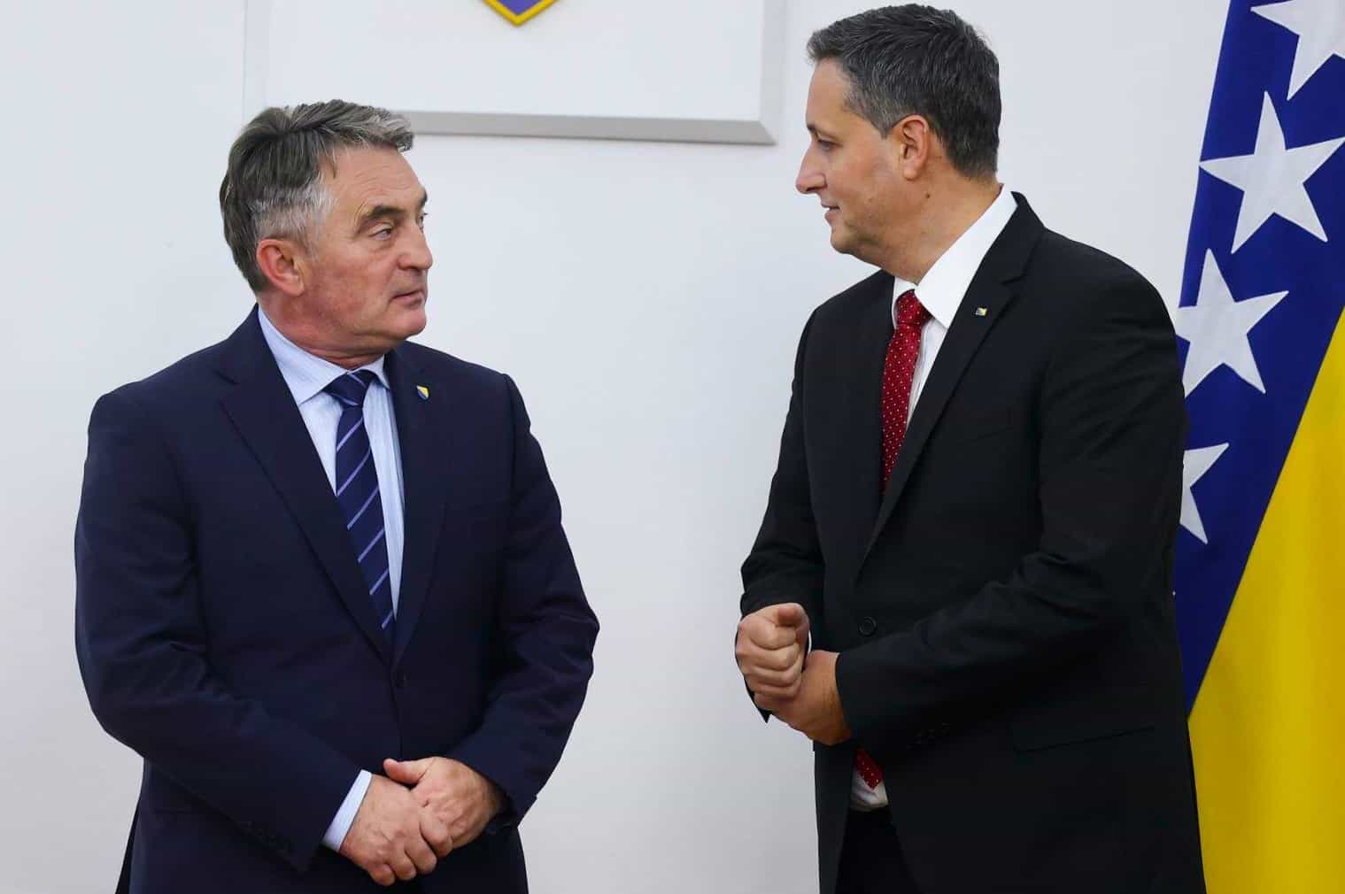 Komšić i Bećirović uputili čestitku u povodu Bajrama