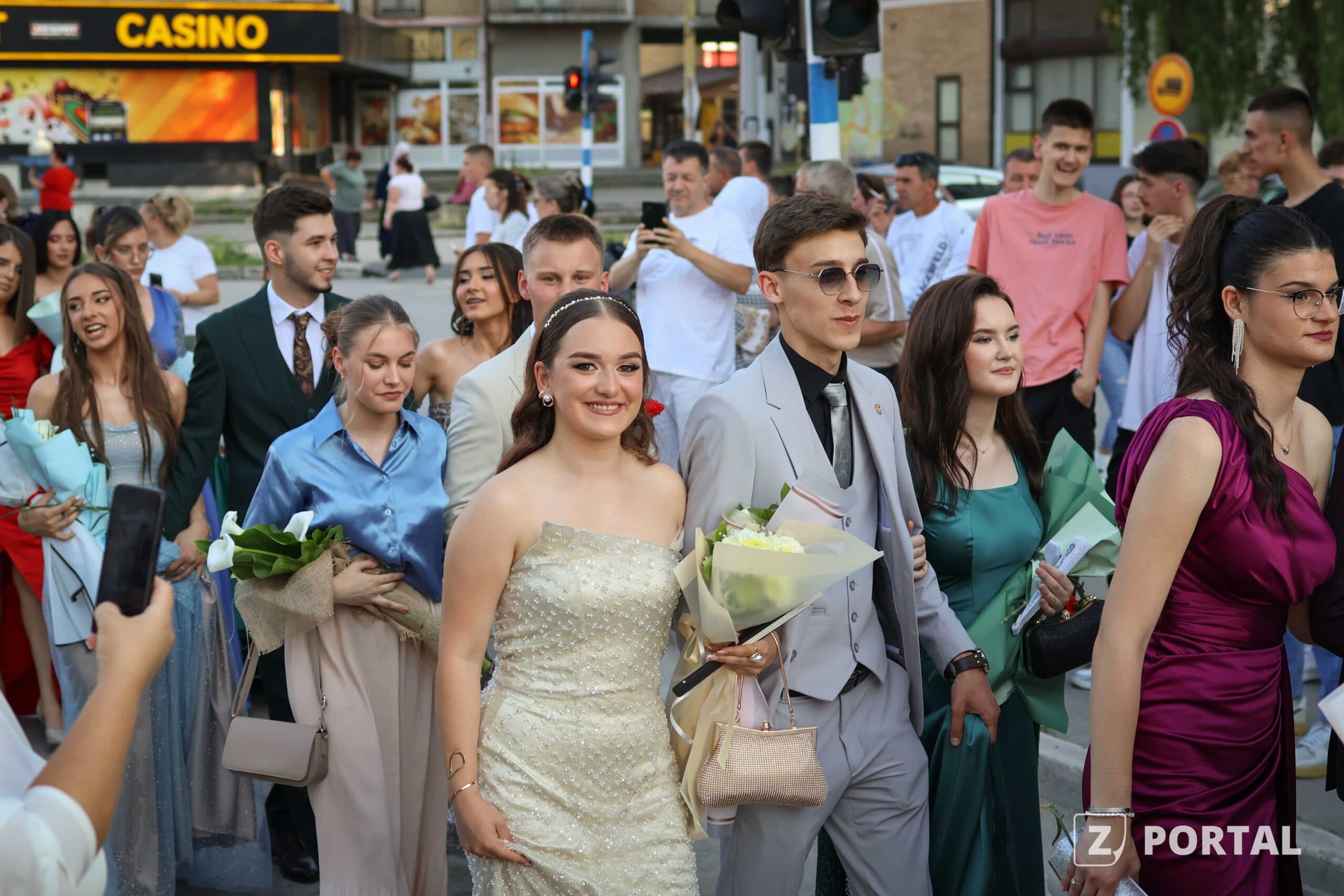 Mješovita srednja škola Zavidovići ispratila 79. generaciju maturanata