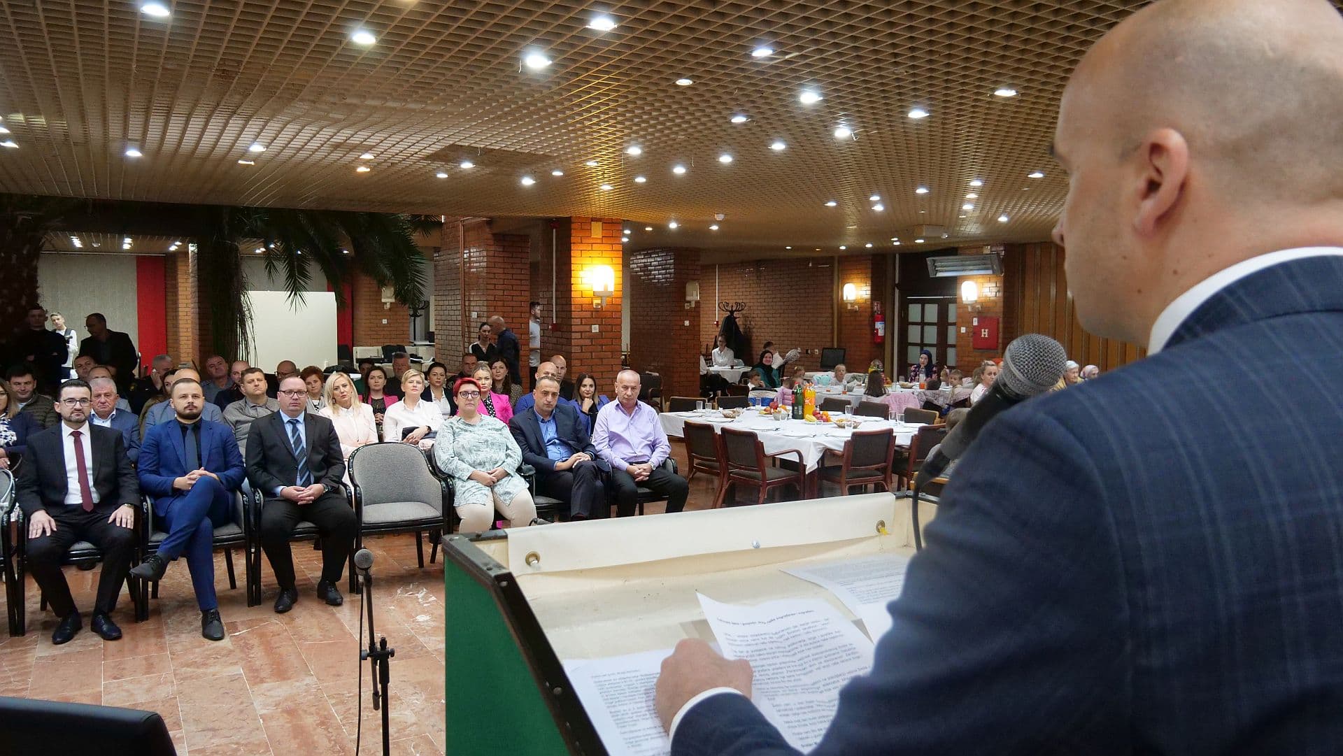 Delegacija Vlade ZDK u Domu penzionera obilježila Međunarodni dan starijih osoba