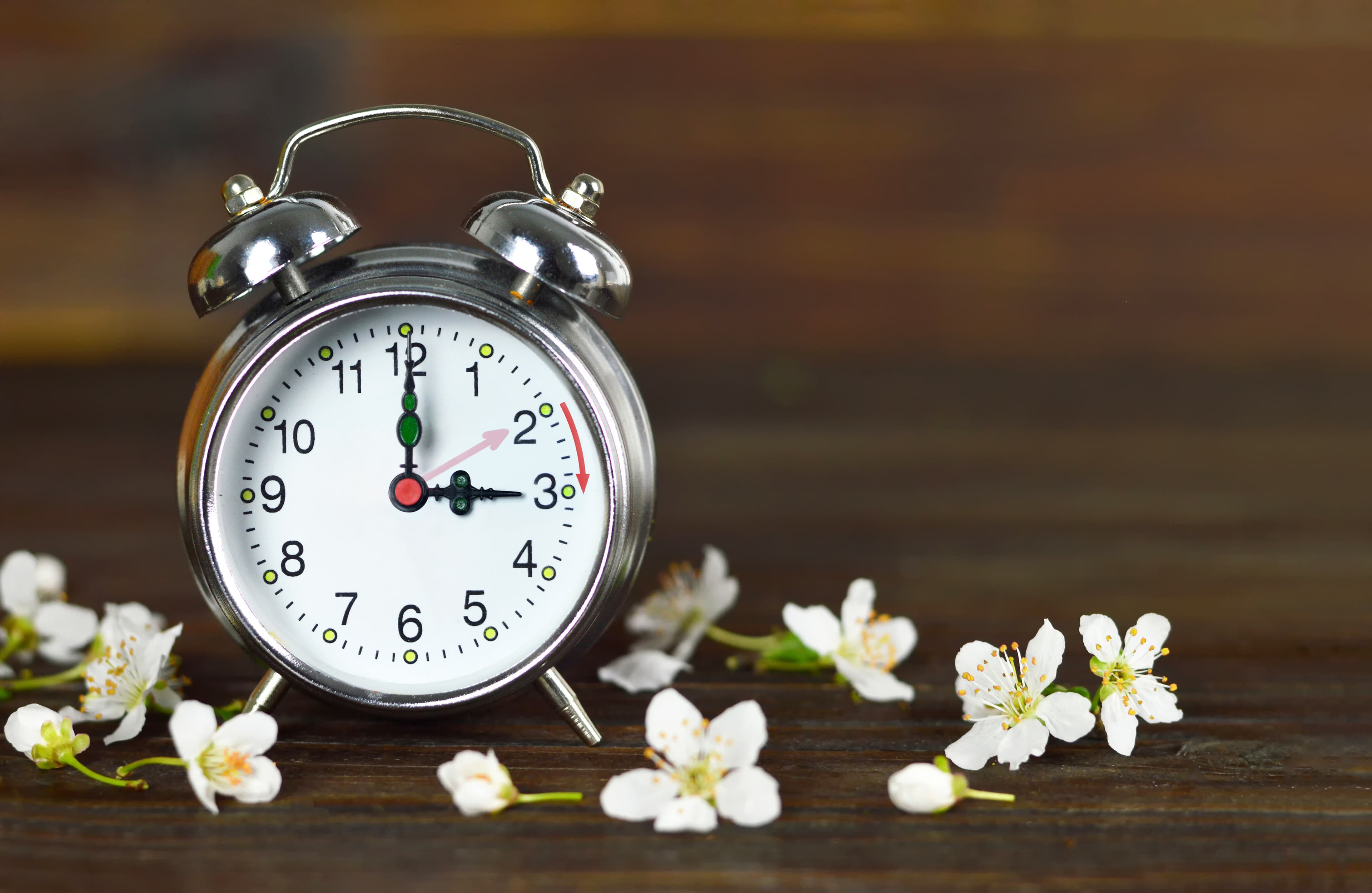 Večeras počinje ljetno računanje vremena: Sat se pomjera unaprijed